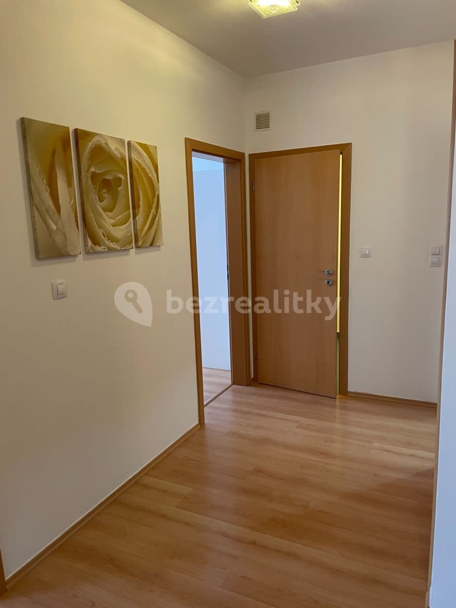 Prenájom bytu 3-izbový 80 m², Kabešova, Praha, Praha Prenájom bytu 3-izbový 80 m², Kabešova, Praha, Praha