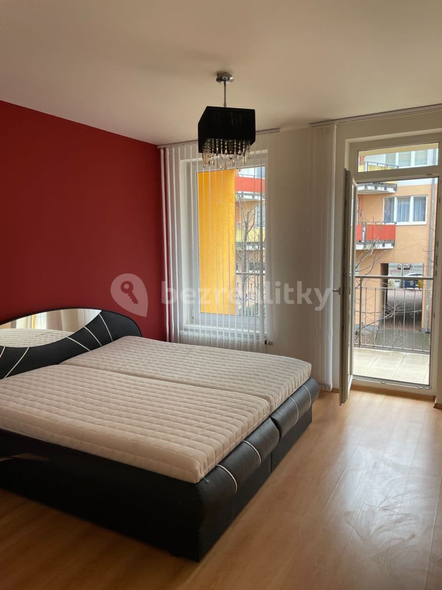 Prenájom bytu 3-izbový 80 m², Kabešova, Praha, Praha Prenájom bytu 3-izbový 80 m², Kabešova, Praha, Praha