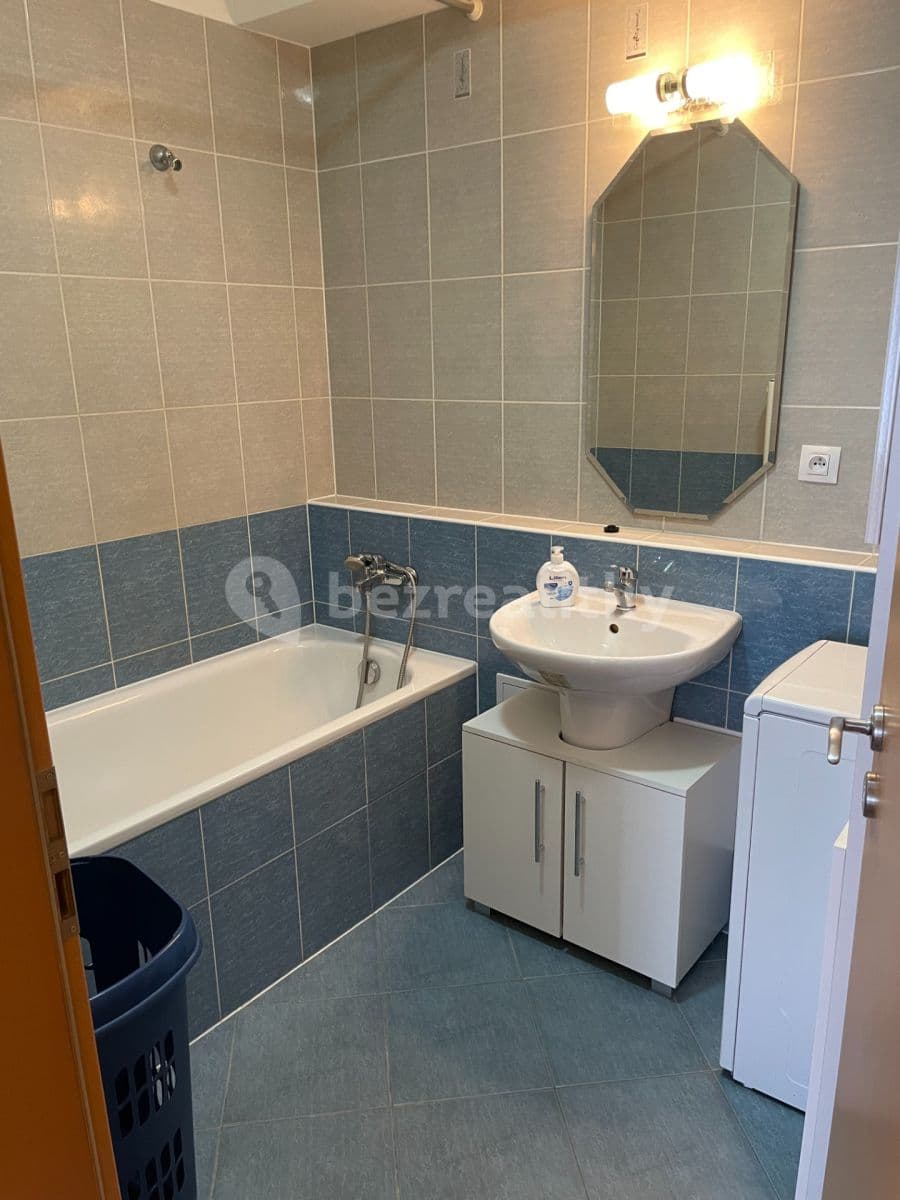 Prenájom bytu 3-izbový 80 m², Kabešova, Praha, Praha Prenájom bytu 3-izbový 80 m², Kabešova, Praha, Praha