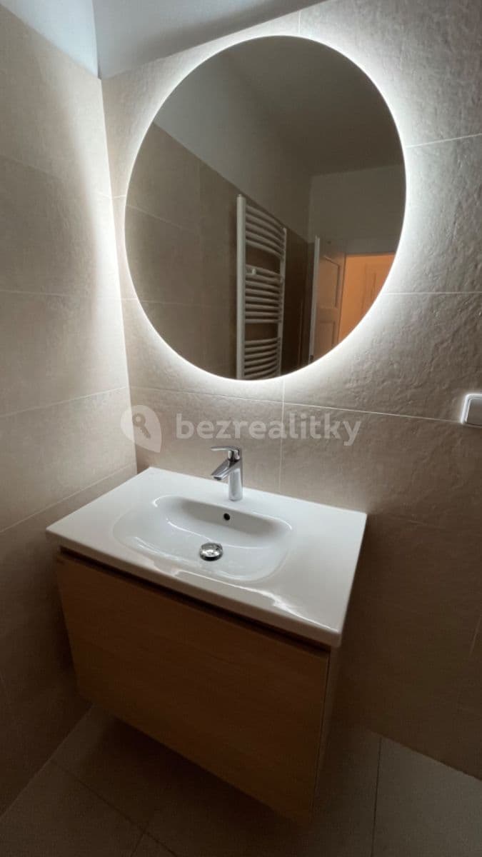 Prenájom bytu 2-izbový 65 m², Jičínská, Praha, Praha Prenájom bytu 2-izbový 65 m², Jičínská, Praha, Praha