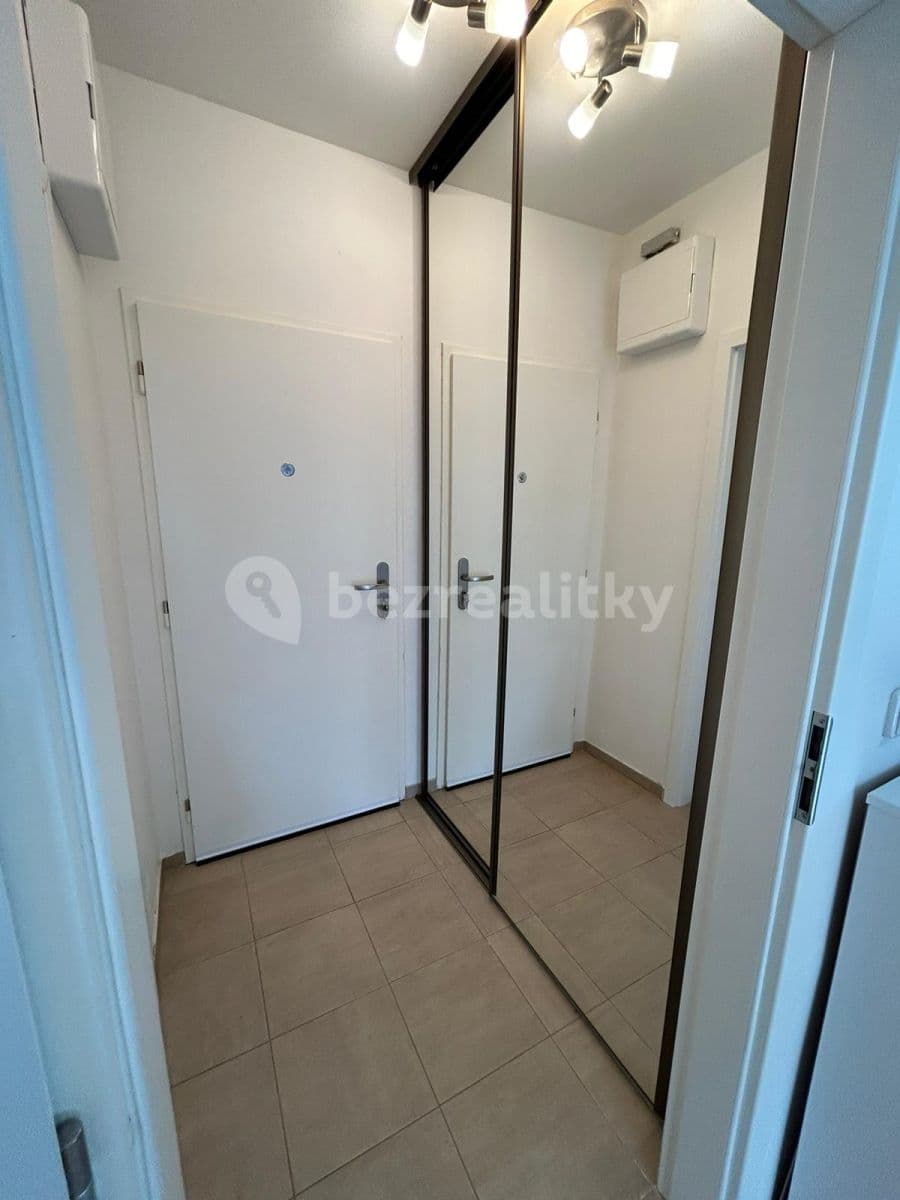 Prenájom bytu 3-izbový 78 m², Jiřice, Středočeský kraj Prenájom bytu 3-izbový 78 m², Jiřice, Středočeský kraj