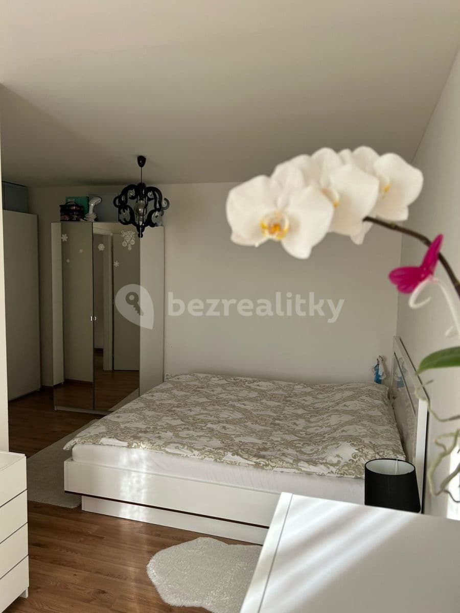 Prenájom bytu 3-izbový 78 m², Jiřice, Středočeský kraj Prenájom bytu 3-izbový 78 m², Jiřice, Středočeský kraj