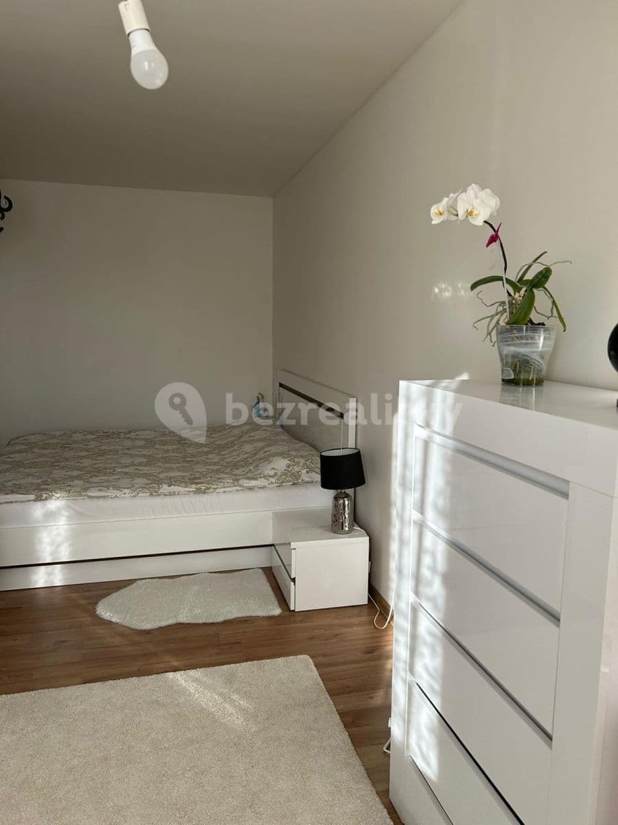 Prenájom bytu 3-izbový 78 m², Jiřice, Středočeský kraj Prenájom bytu 3-izbový 78 m², Jiřice, Středočeský kraj