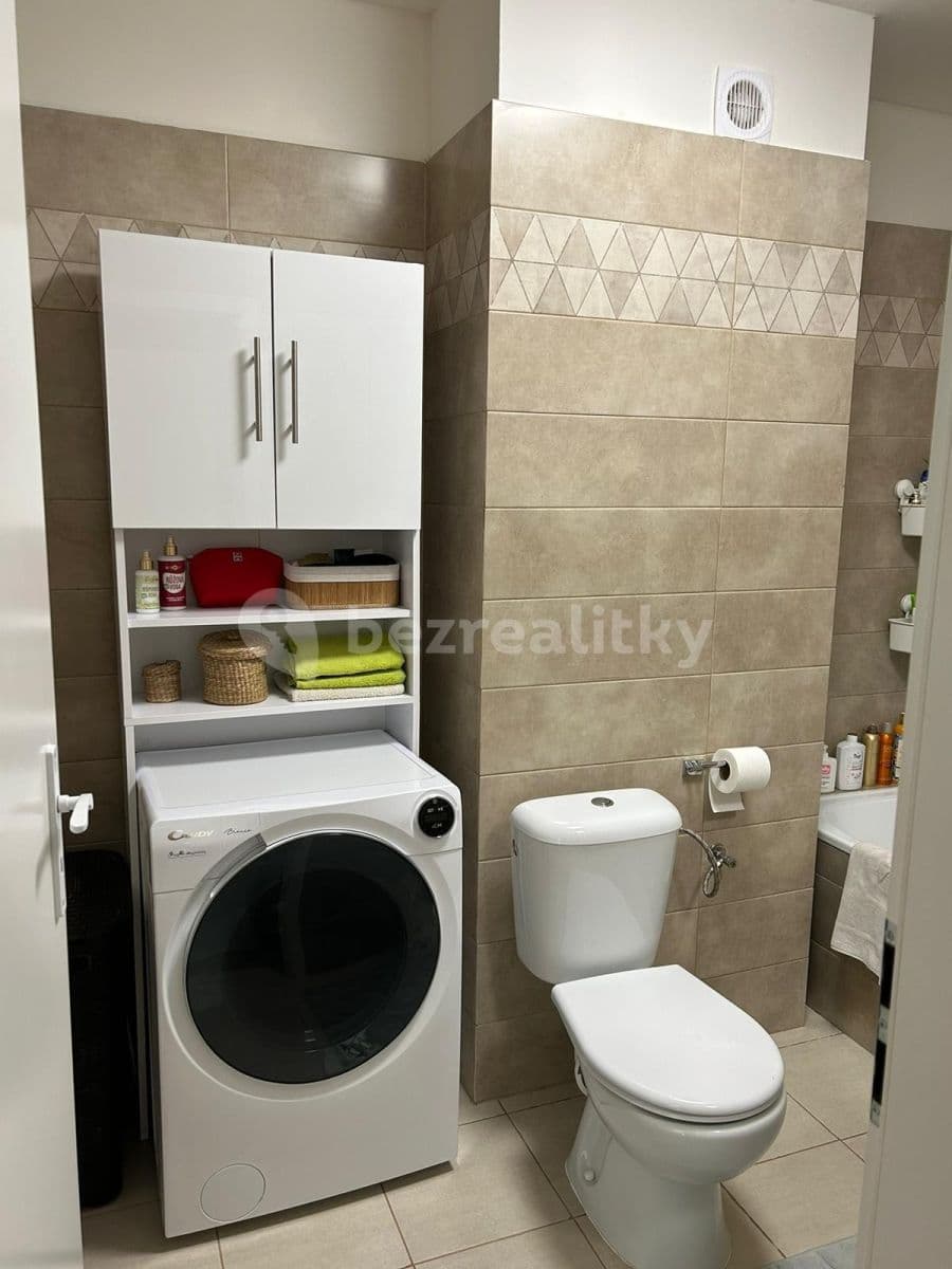 Prenájom bytu 3-izbový 78 m², Jiřice, Středočeský kraj Prenájom bytu 3-izbový 78 m², Jiřice, Středočeský kraj