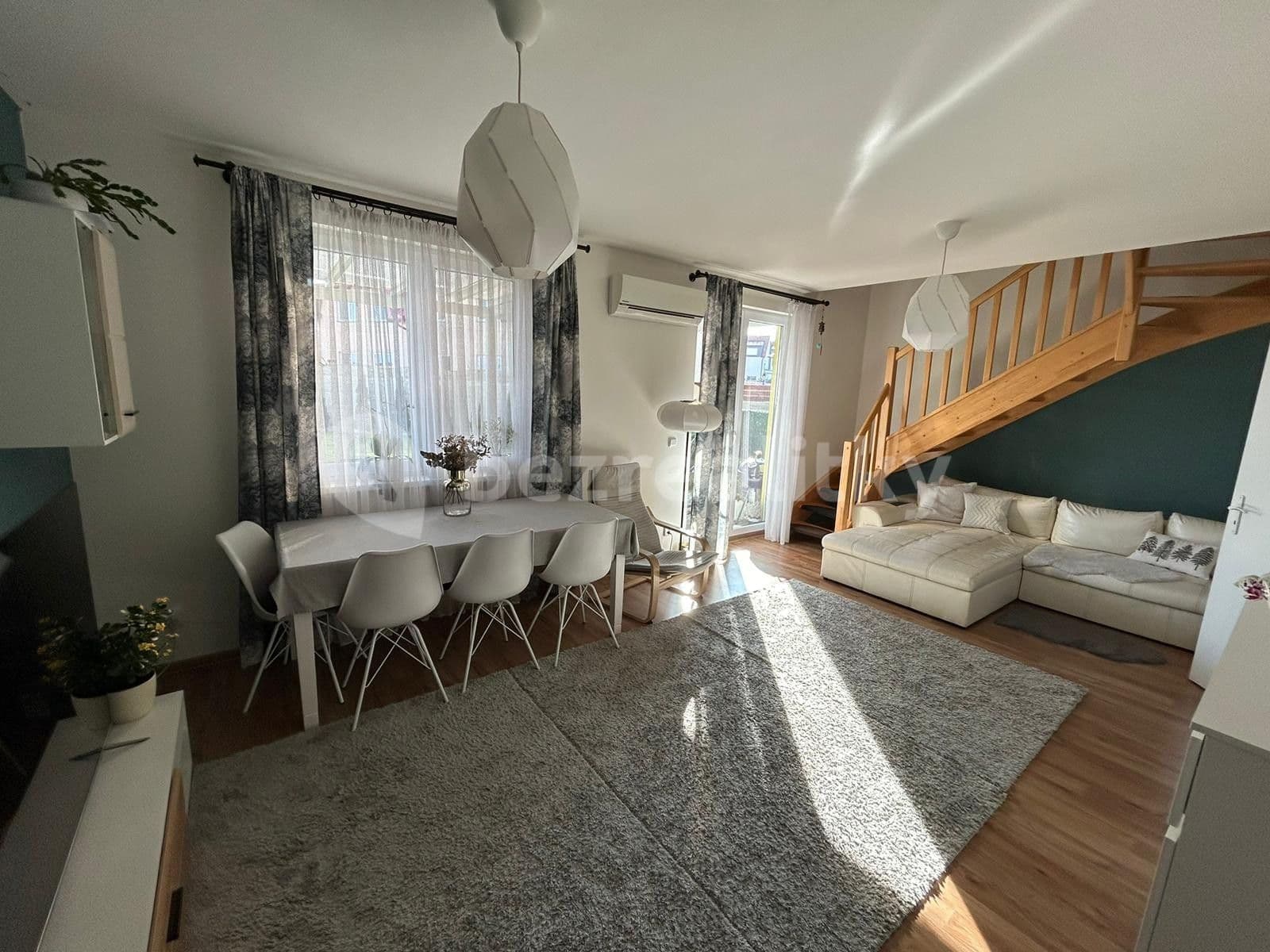 Prenájom bytu 3-izbový 78 m², Jiřice, Středočeský kraj Prenájom bytu 3-izbový 78 m², Jiřice, Středočeský kraj