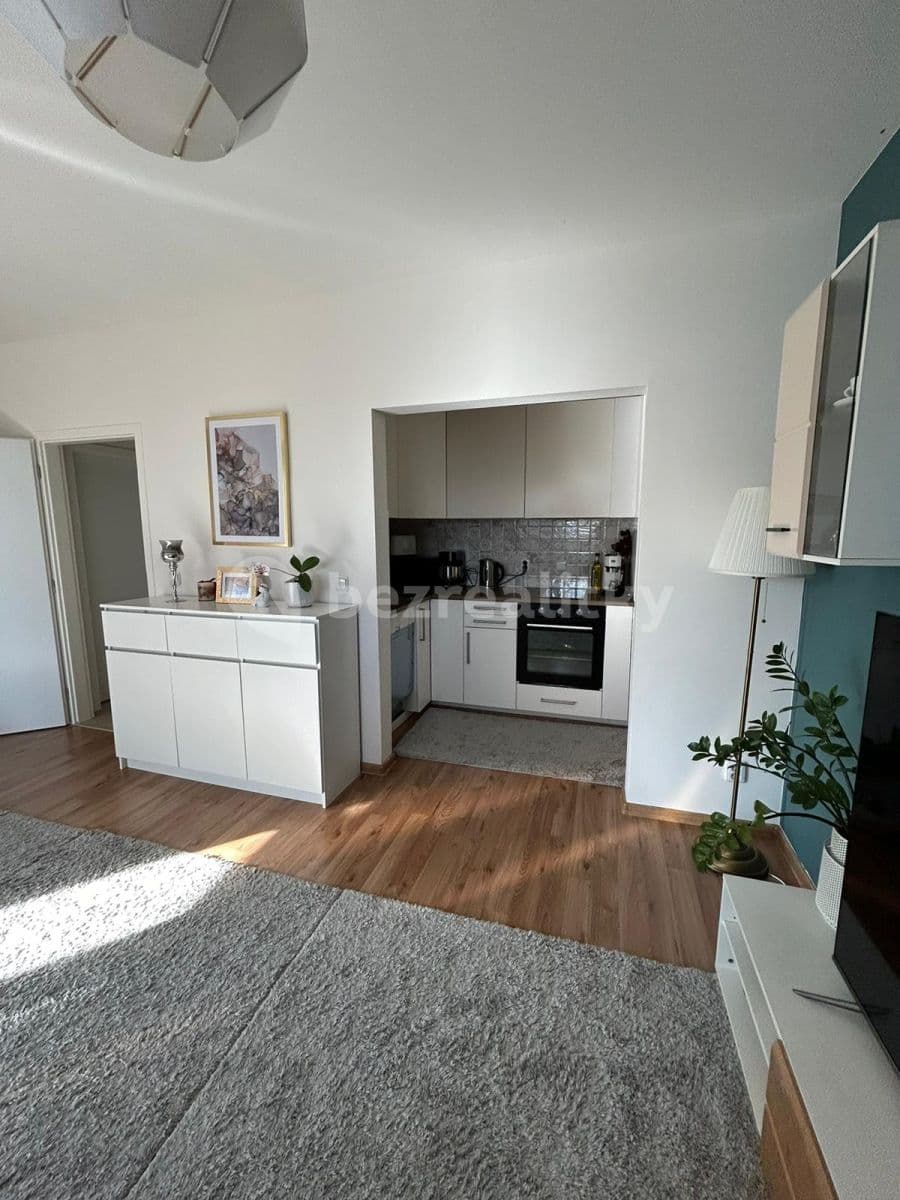 Prenájom bytu 3-izbový 78 m², Jiřice, Středočeský kraj Prenájom bytu 3-izbový 78 m², Jiřice, Středočeský kraj