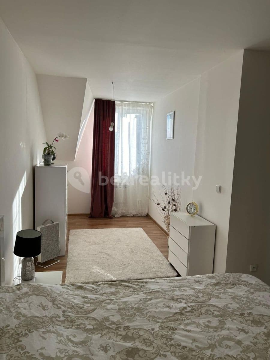 Prenájom bytu 3-izbový 78 m², Jiřice, Středočeský kraj Prenájom bytu 3-izbový 78 m², Jiřice, Středočeský kraj