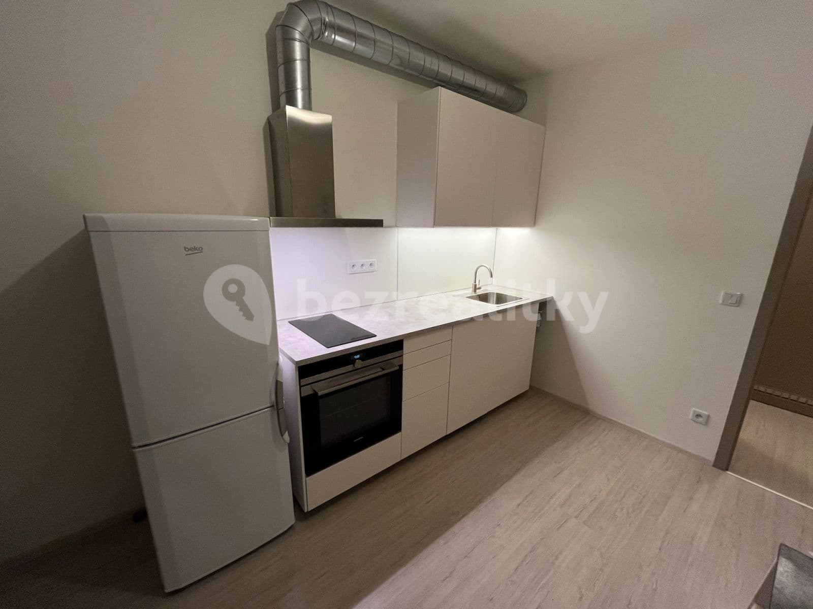 Prenájom bytu 1-izbový 33 m², Pod Hliníkem, Libčice nad Vltavou, Středočeský kraj Prenájom bytu 1-izbový 33 m², Pod Hliníkem, Libčice nad Vltavou, Středočeský kraj