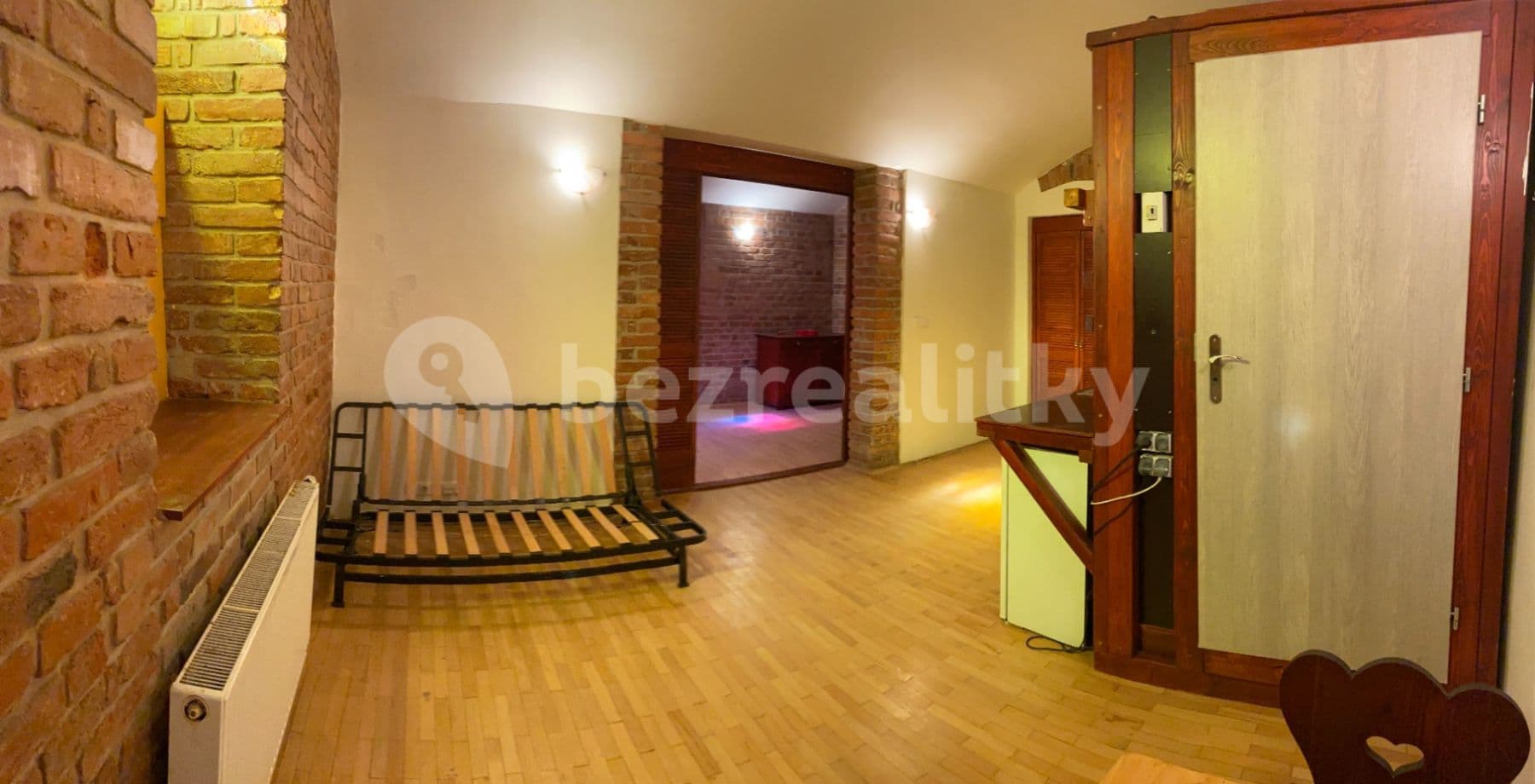 Prenájom bytu 1-izbový 39 m², Korunní, Praha, Praha Prenájom bytu 1-izbový 39 m², Korunní, Praha, Praha