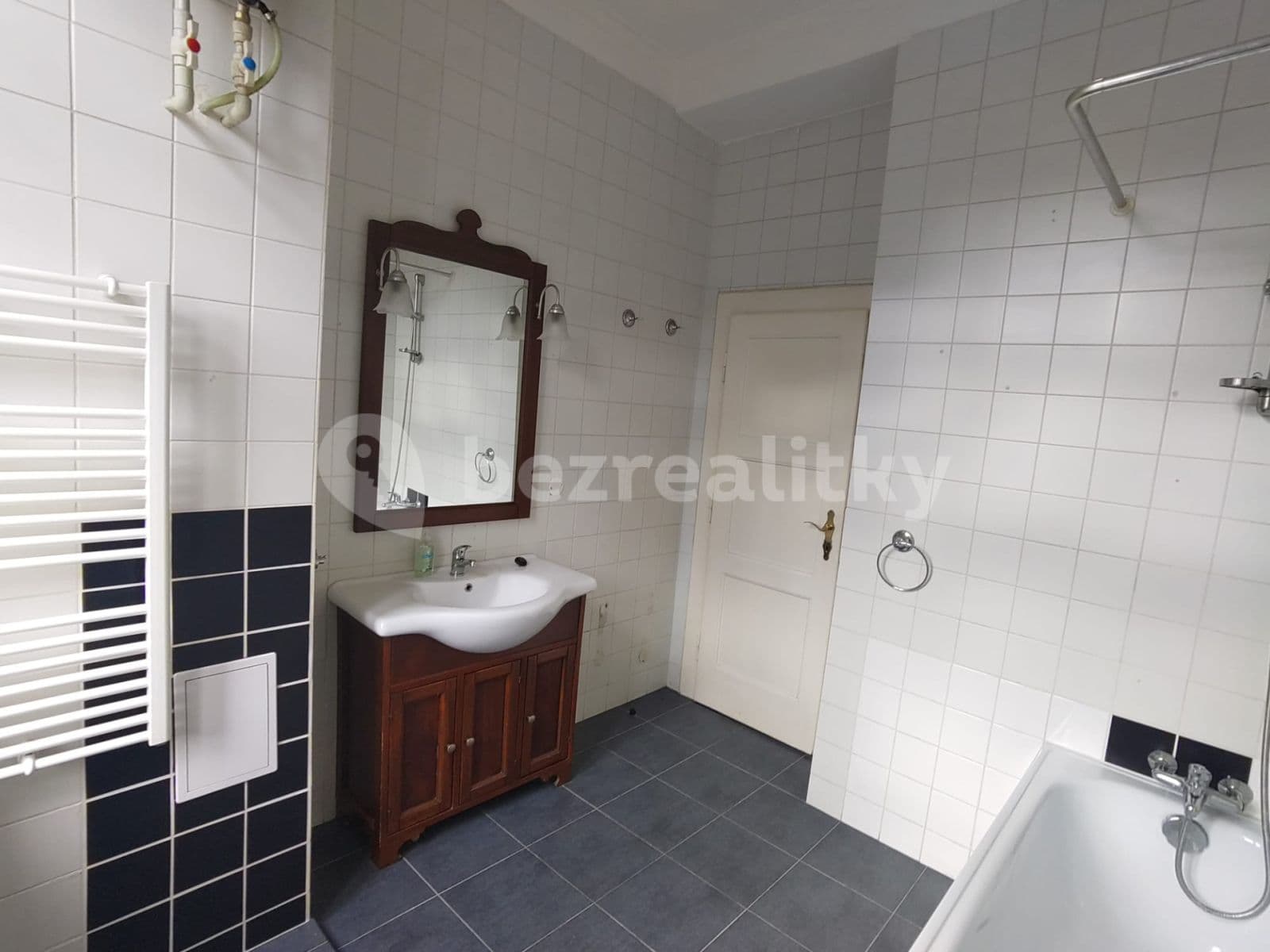 Prenájom bytu 1-izbový 37 m², Pod Karlovarskou silnicí, Praha, Praha Prenájom bytu 1-izbový 37 m², Pod Karlovarskou silnicí, Praha, Praha