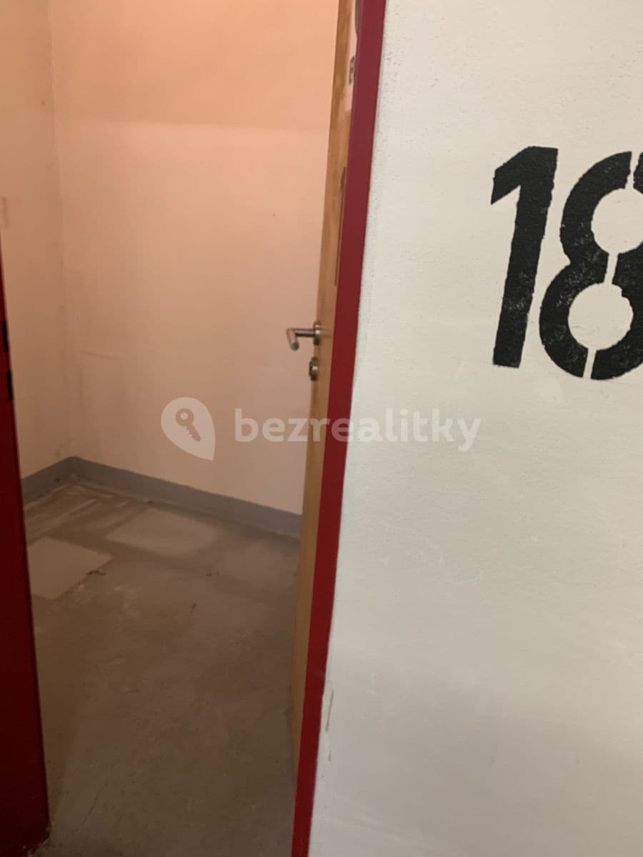 Prenájom garáže 14 m², Husitská, Praha, Praha Prenájom garáže 14 m², Husitská, Praha, Praha