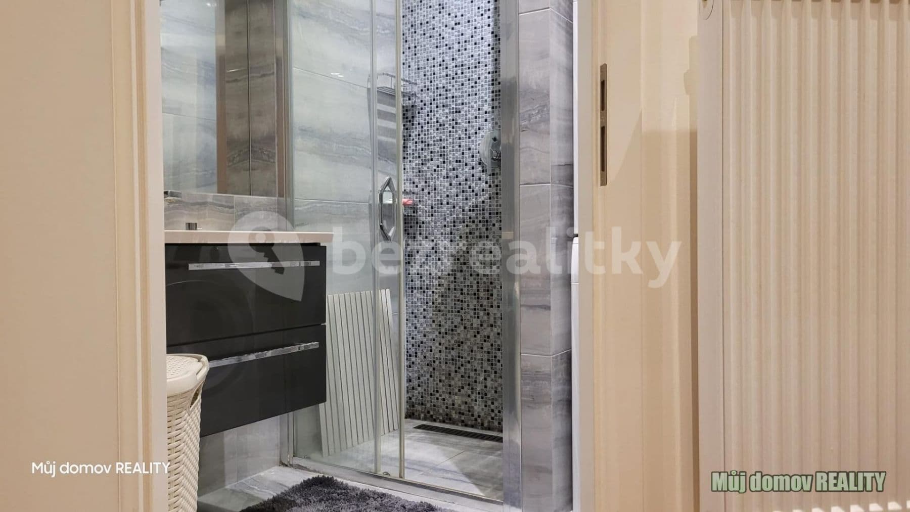 Prenájom bytu 3-izbový 55 m², Bulharská, Praha, Praha Prenájom bytu 3-izbový 55 m², Bulharská, Praha, Praha
