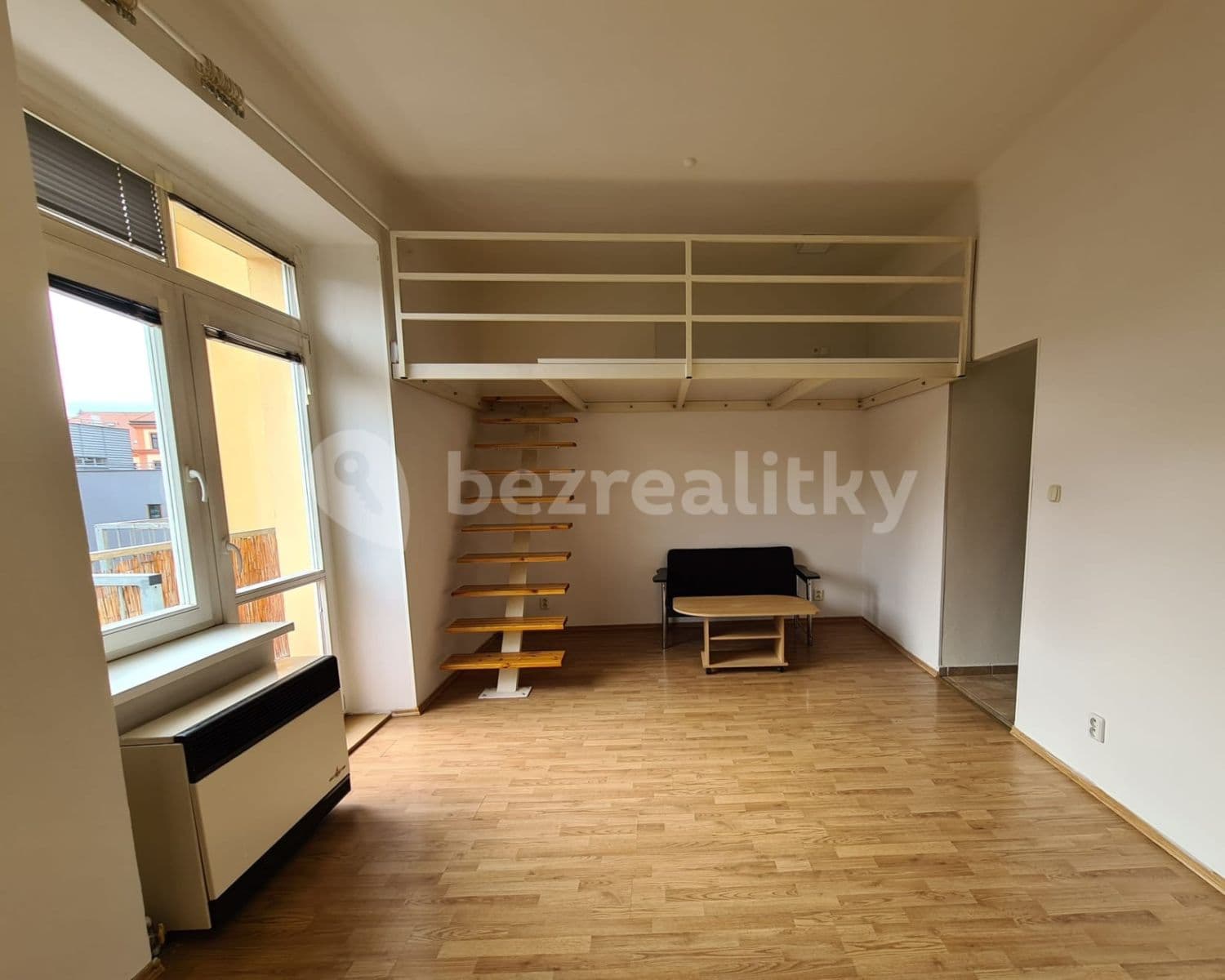 Prenájom bytu 1-izbový 37 m², Ruská, Praha, Praha Prenájom bytu 1-izbový 37 m², Ruská, Praha, Praha