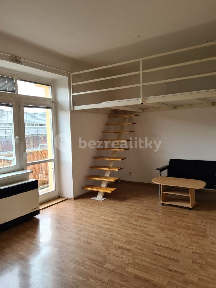 Prenájom bytu 1-izbový 37 m², Ruská, Praha, Praha Prenájom bytu 1-izbový 37 m², Ruská, Praha, Praha
