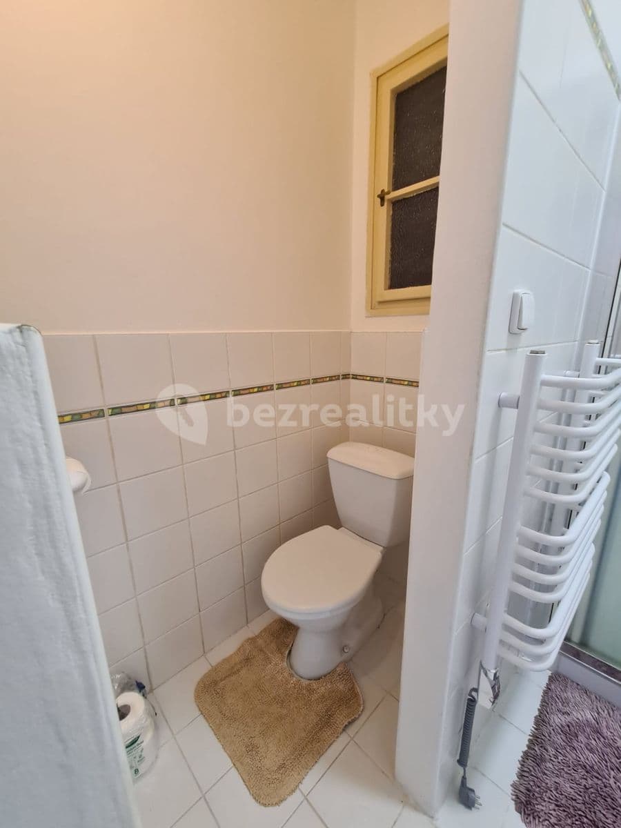 Prenájom bytu 1-izbový 37 m², Ruská, Praha, Praha Prenájom bytu 1-izbový 37 m², Ruská, Praha, Praha