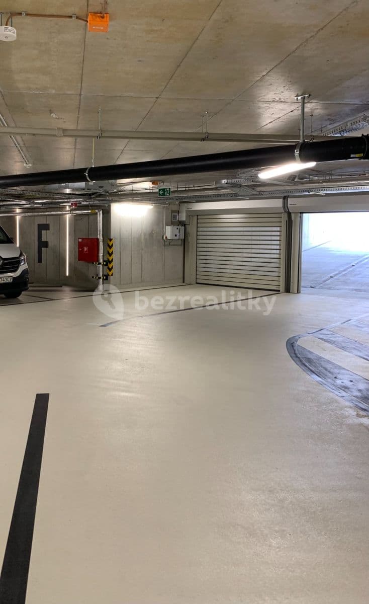 Prenájom garáže 14 m², Páričkova, Ružinov, Bratislavský kraj Prenájom garáže 14 m², Páričkova, Ružinov, Bratislavský kraj