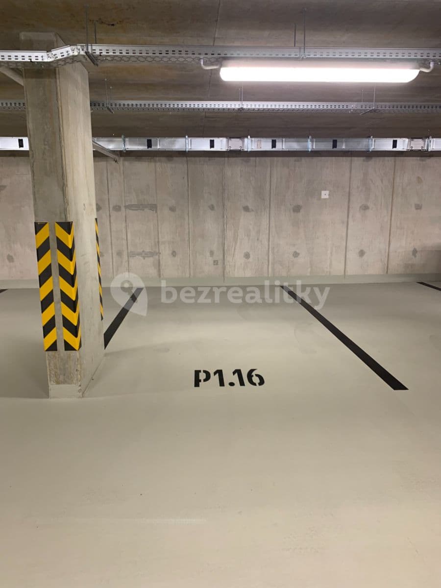 Prenájom garáže 14 m², Páričkova, Ružinov, Bratislavský kraj Prenájom garáže 14 m², Páričkova, Ružinov, Bratislavský kraj