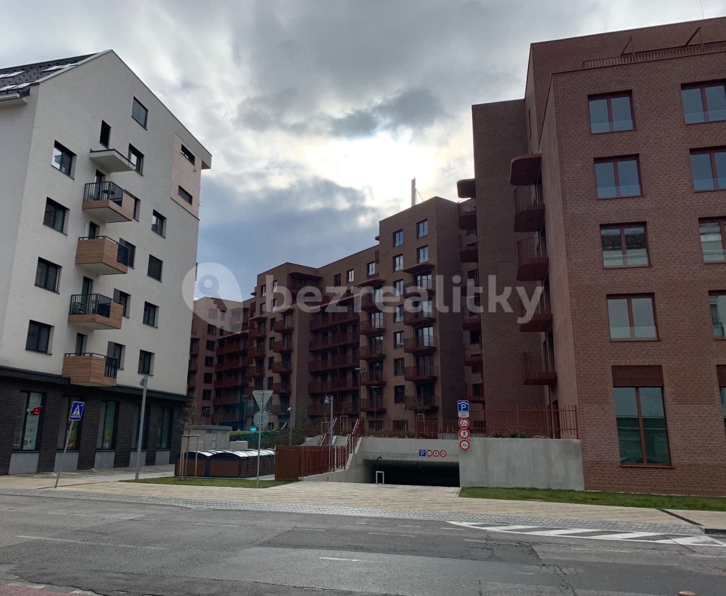 Prenájom garáže 14 m², Páričkova, Ružinov, Bratislavský kraj Prenájom garáže 14 m², Páričkova, Ružinov, Bratislavský kraj