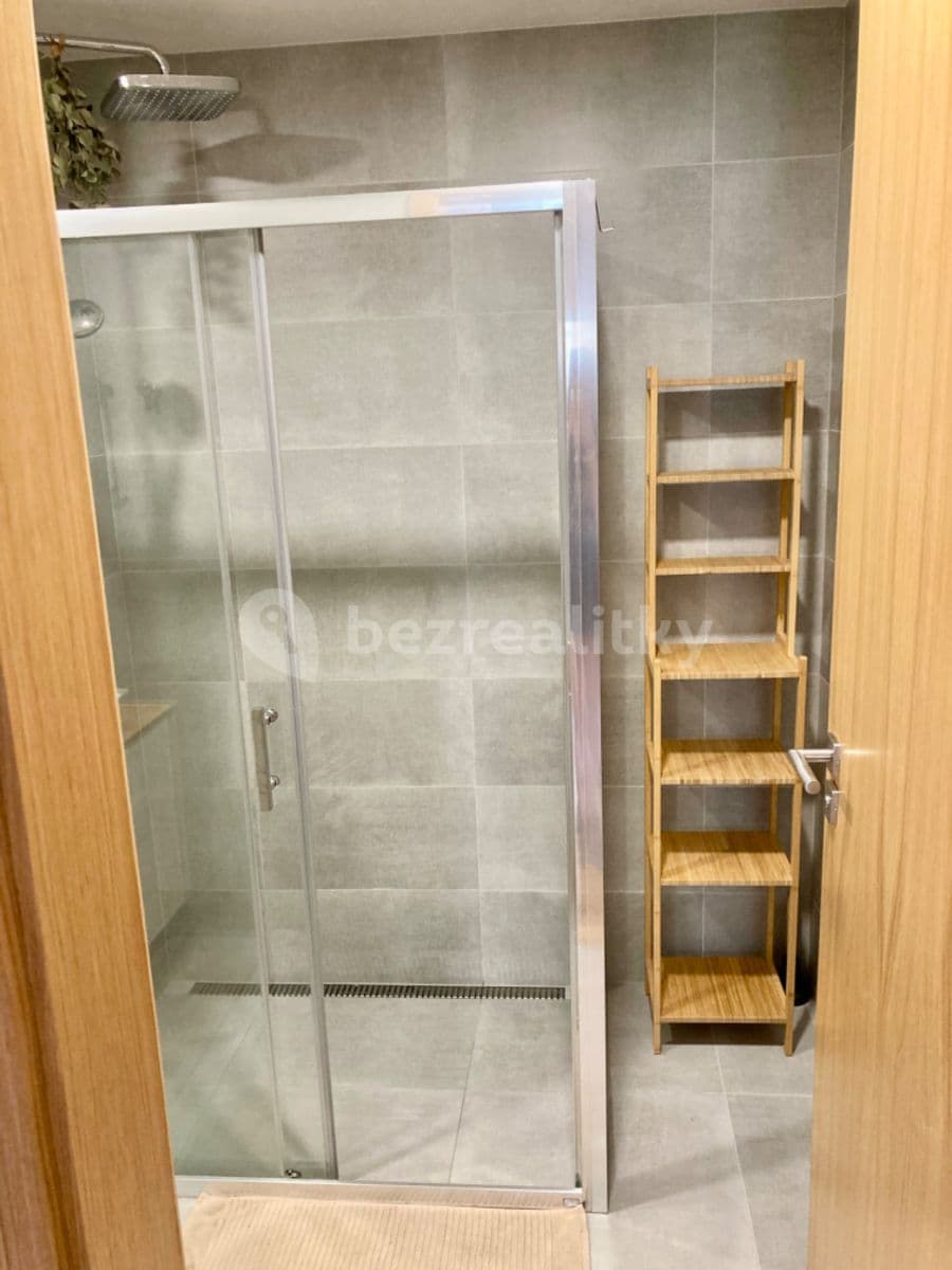 Prenájom bytu 3-izbový 90 m², Michelská, Praha, Praha Prenájom bytu 3-izbový 90 m², Michelská, Praha, Praha