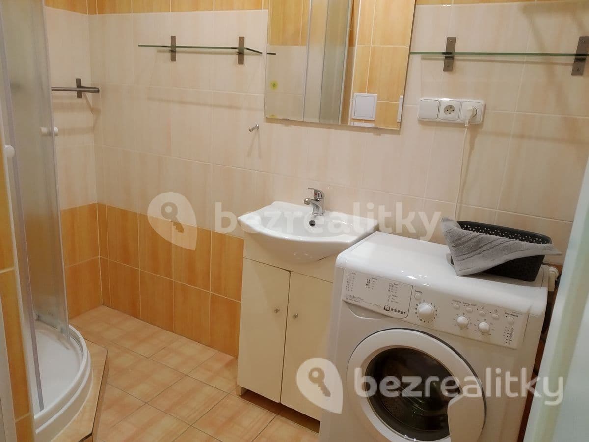 Prenájom bytu 1-izbový 38 m², Kosmonautů, Kladno, Středočeský kraj Prenájom bytu 1-izbový 38 m², Kosmonautů, Kladno, Středočeský kraj