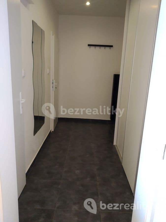 Prenájom bytu 1-izbový 38 m², Kosmonautů, Kladno, Středočeský kraj Prenájom bytu 1-izbový 38 m², Kosmonautů, Kladno, Středočeský kraj