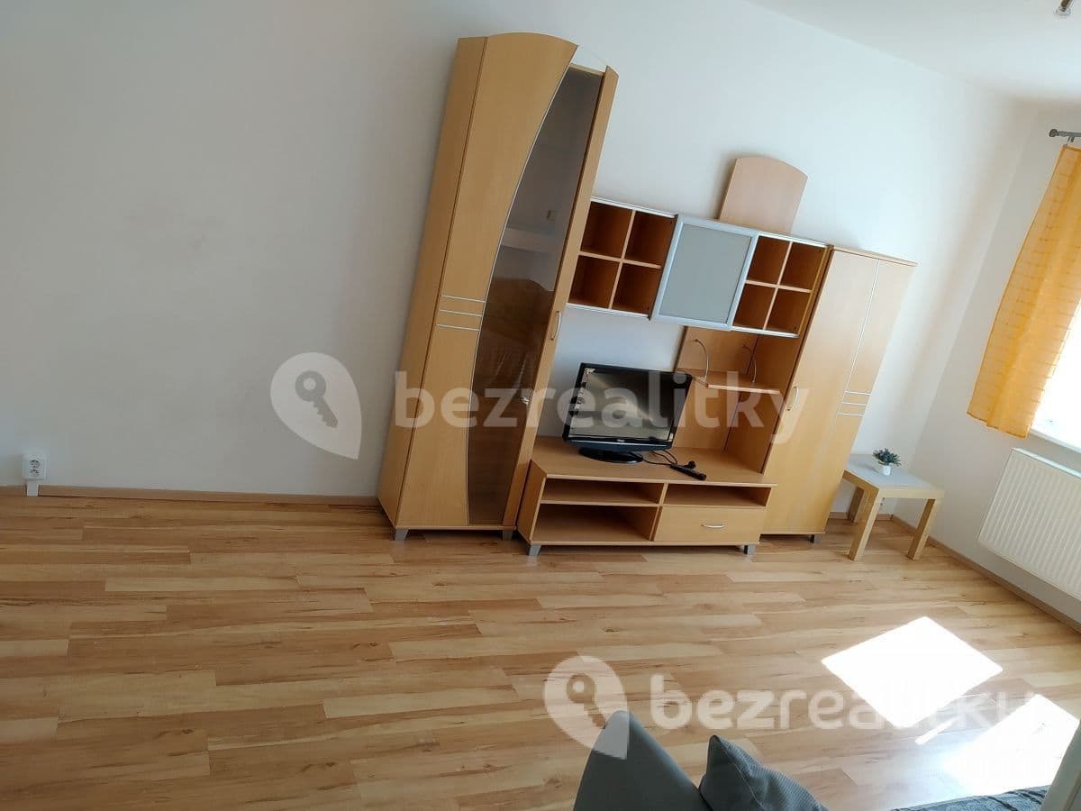 Prenájom bytu 1-izbový 38 m², Kosmonautů, Kladno, Středočeský kraj Prenájom bytu 1-izbový 38 m², Kosmonautů, Kladno, Středočeský kraj