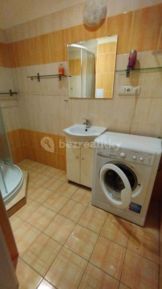 Prenájom bytu 1-izbový 38 m², Kosmonautů, Kladno, Středočeský kraj Prenájom bytu 1-izbový 38 m², Kosmonautů, Kladno, Středočeský kraj