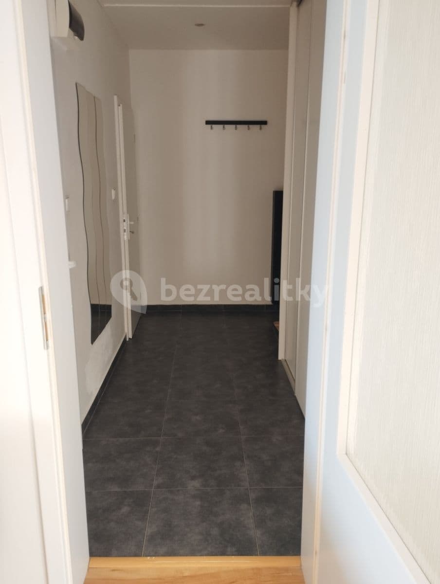 Prenájom bytu 1-izbový 38 m², Kosmonautů, Kladno, Středočeský kraj Prenájom bytu 1-izbový 38 m², Kosmonautů, Kladno, Středočeský kraj