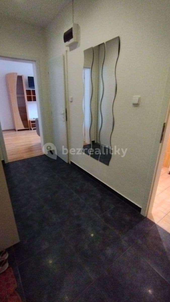 Prenájom bytu 1-izbový 38 m², Kosmonautů, Kladno, Středočeský kraj Prenájom bytu 1-izbový 38 m², Kosmonautů, Kladno, Středočeský kraj