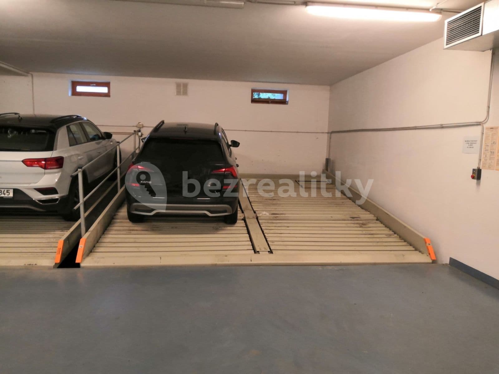 Prenájom garáže 11 m², Kohoutových, Praha, Praha Prenájom garáže 11 m², Kohoutových, Praha, Praha