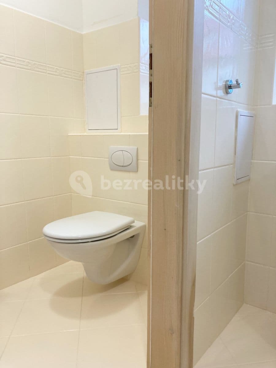 Prenájom bytu 3-izbový 78 m², Hošťálkova, Praha, Praha Prenájom bytu 3-izbový 78 m², Hošťálkova, Praha, Praha