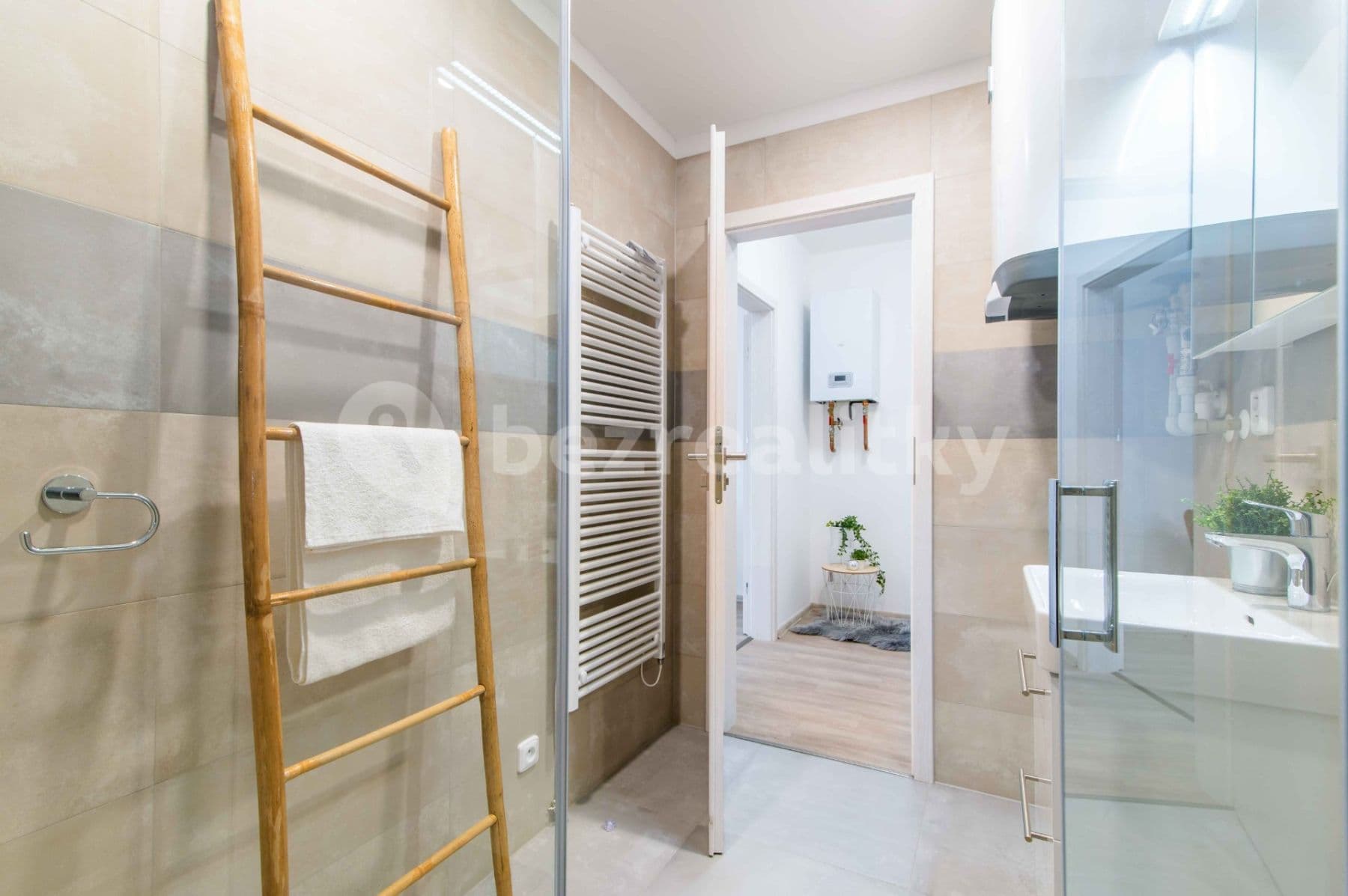 Prenájom bytu 1-izbový 34 m², Klučovská, Český Brod, Středočeský kraj Prenájom bytu 1-izbový 34 m², Klučovská, Český Brod, Středočeský kraj