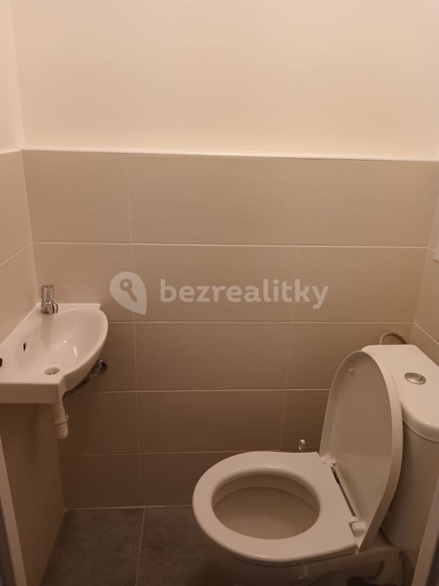 Prenájom bytu 3-izbový 75 m², Hostýnská, Praha, Praha Prenájom bytu 3-izbový 75 m², Hostýnská, Praha, Praha