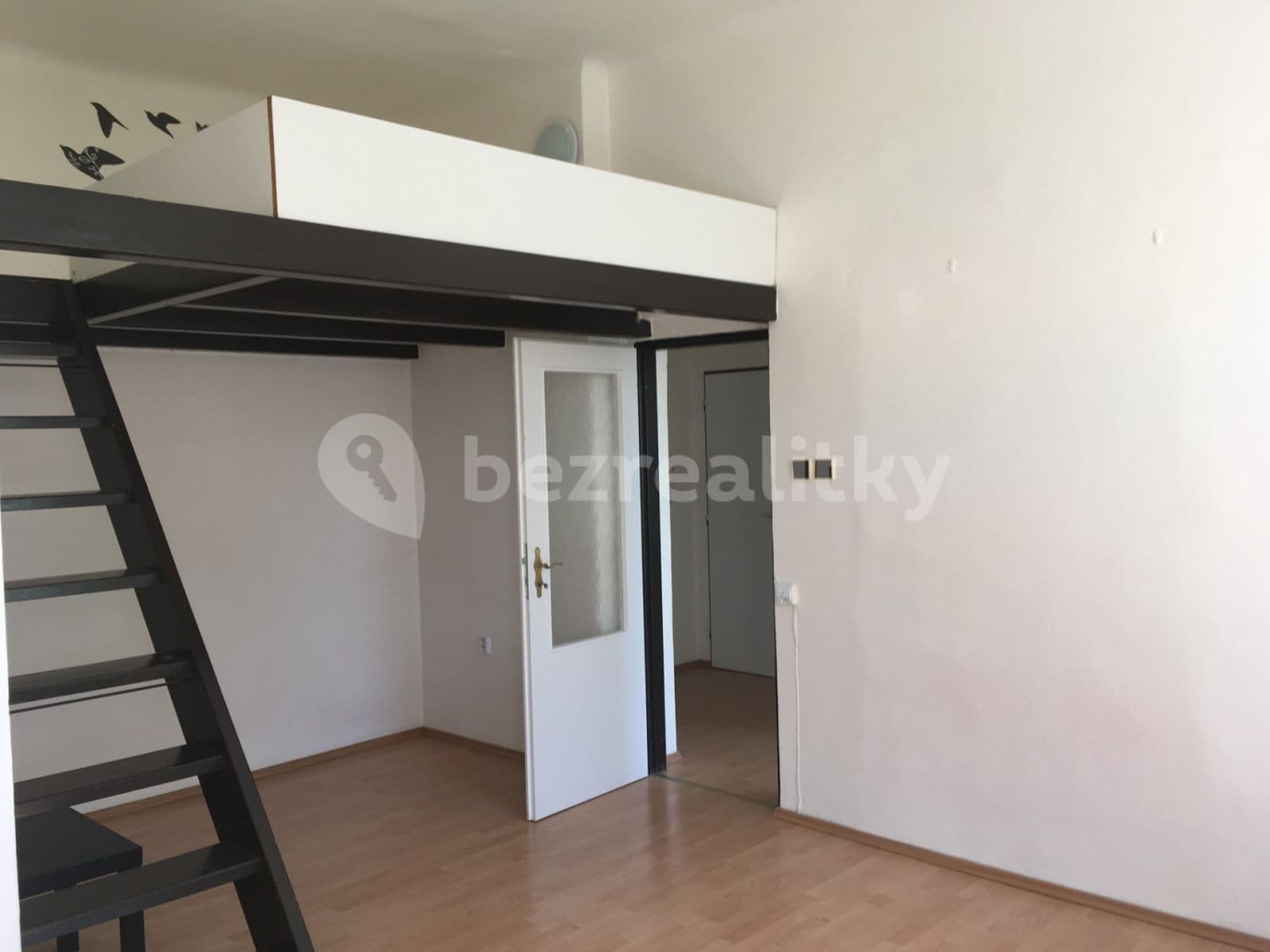 Prenájom bytu 1-izbový 47 m², Sarajevská, Praha, Praha Prenájom bytu 1-izbový 47 m², Sarajevská, Praha, Praha