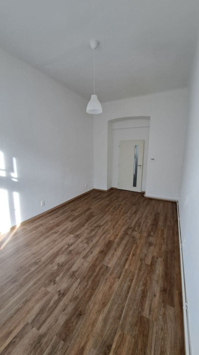 Prenájom bytu 1-izbový 38 m², Husitská, Praha, Praha Prenájom bytu 1-izbový 38 m², Husitská, Praha, Praha
