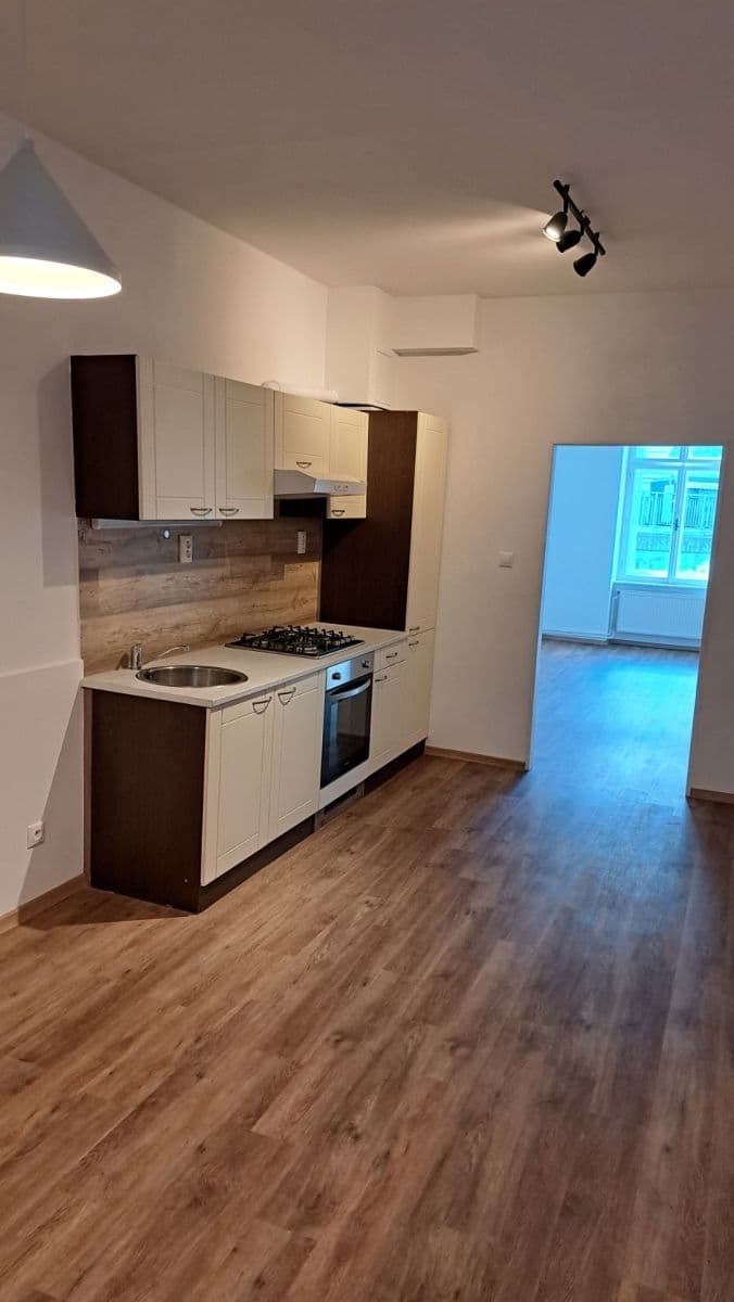 Prenájom bytu 1-izbový 38 m², Husitská, Praha, Praha Prenájom bytu 1-izbový 38 m², Husitská, Praha, Praha