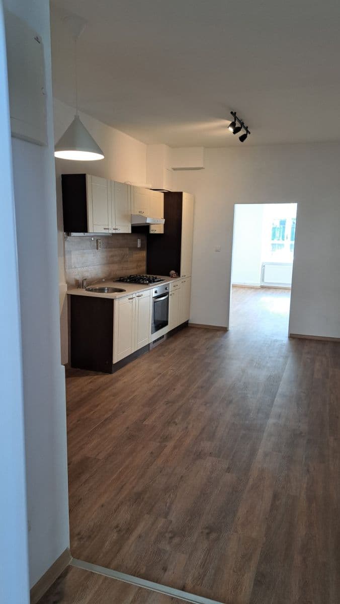 Prenájom bytu 1-izbový 38 m², Husitská, Praha, Praha Prenájom bytu 1-izbový 38 m², Husitská, Praha, Praha