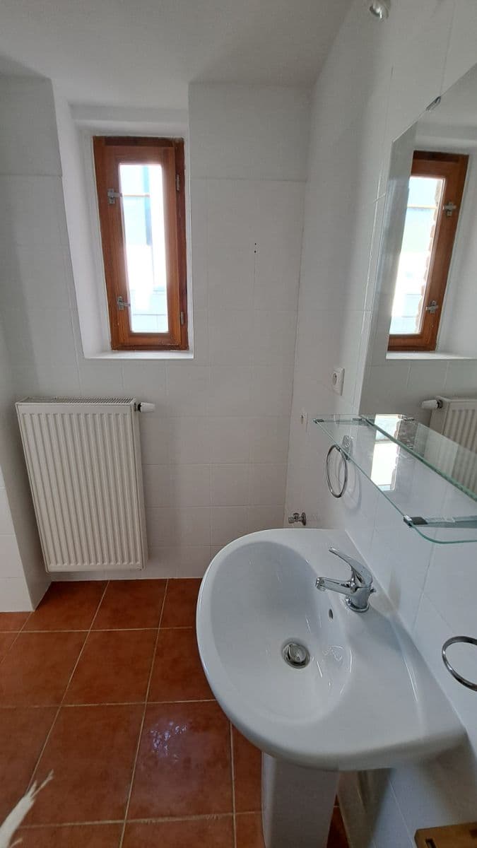 Prenájom bytu 1-izbový 38 m², Husitská, Praha, Praha Prenájom bytu 1-izbový 38 m², Husitská, Praha, Praha
