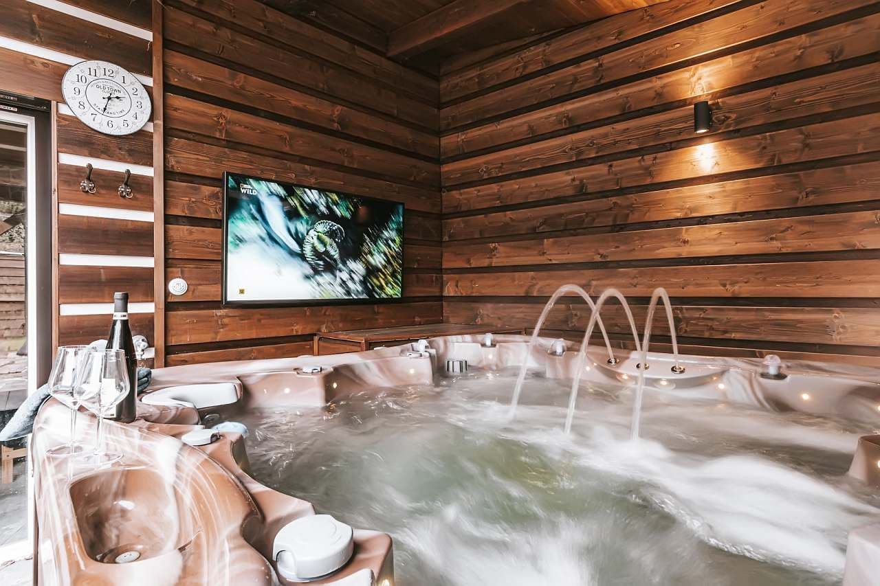 Prenájom rekreačného objektu, Stará Paka, Královéhradecký kraj Prenájom rekreačného objektu, Stará Paka, Královéhradecký kraj