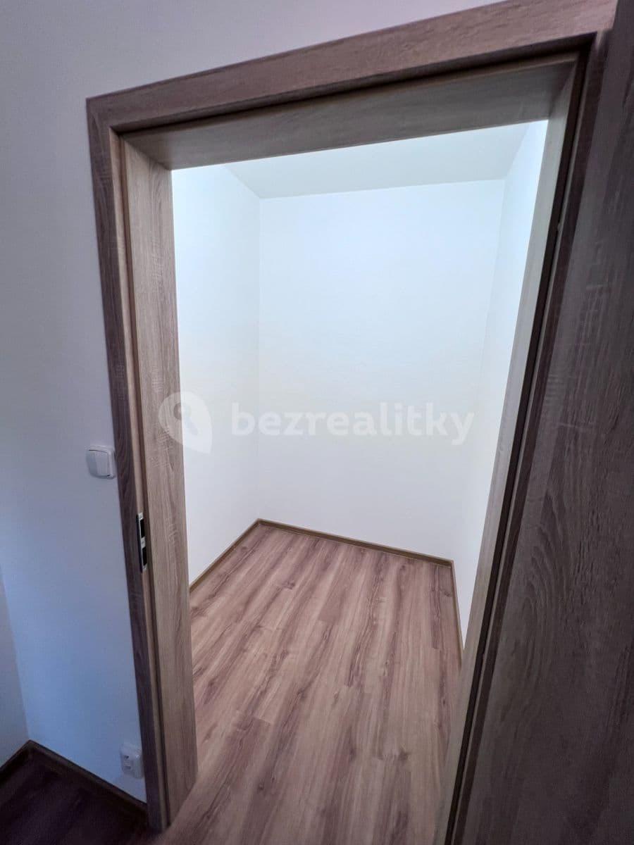 Prenájom bytu 3-izbový 76 m², Luční, Valašské Klobouky, Zlínský kraj