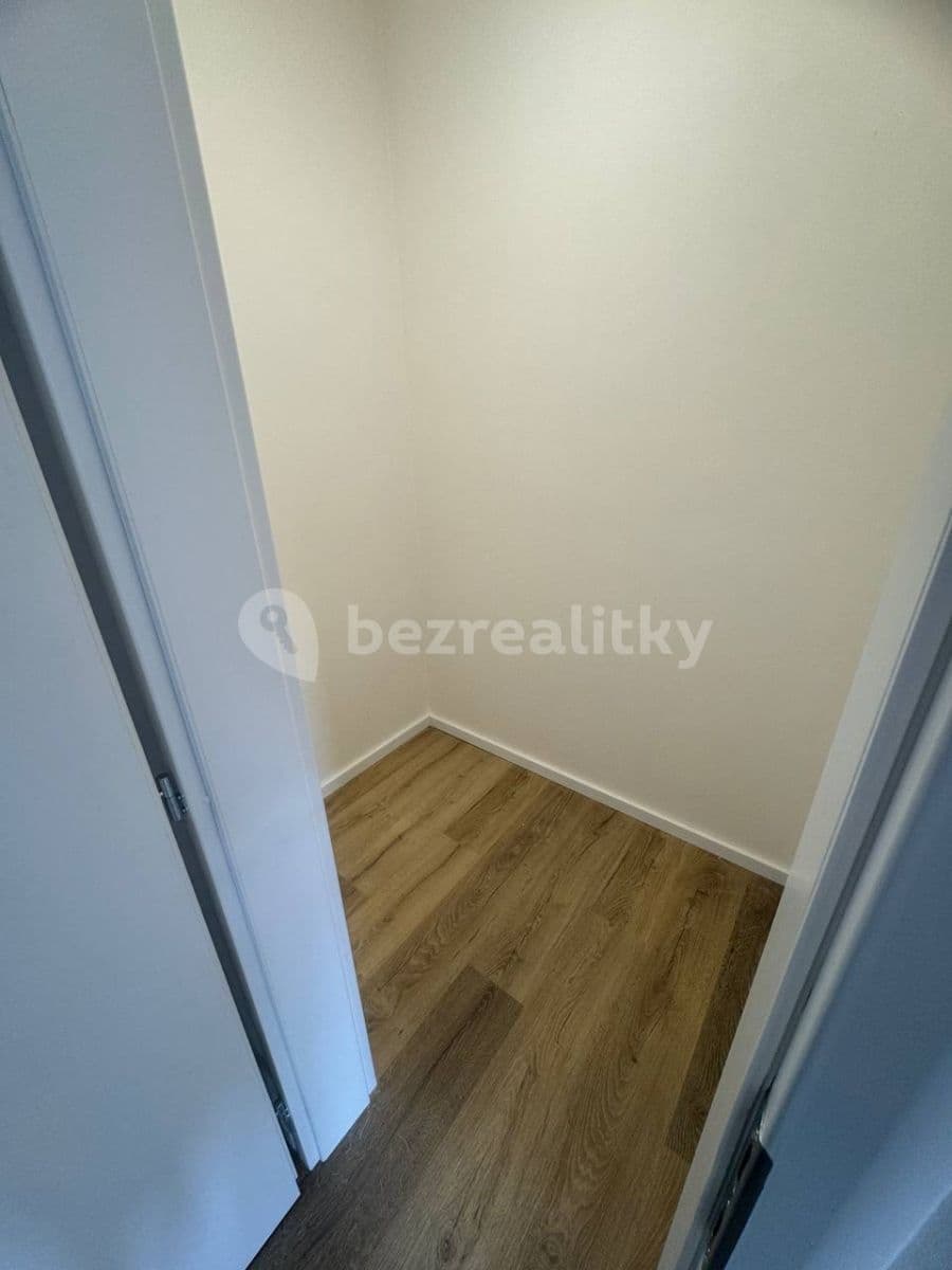 Prenájom bytu 1-izbový 29 m², Voskovcova, Praha, Praha Prenájom bytu 1-izbový 29 m², Voskovcova, Praha, Praha