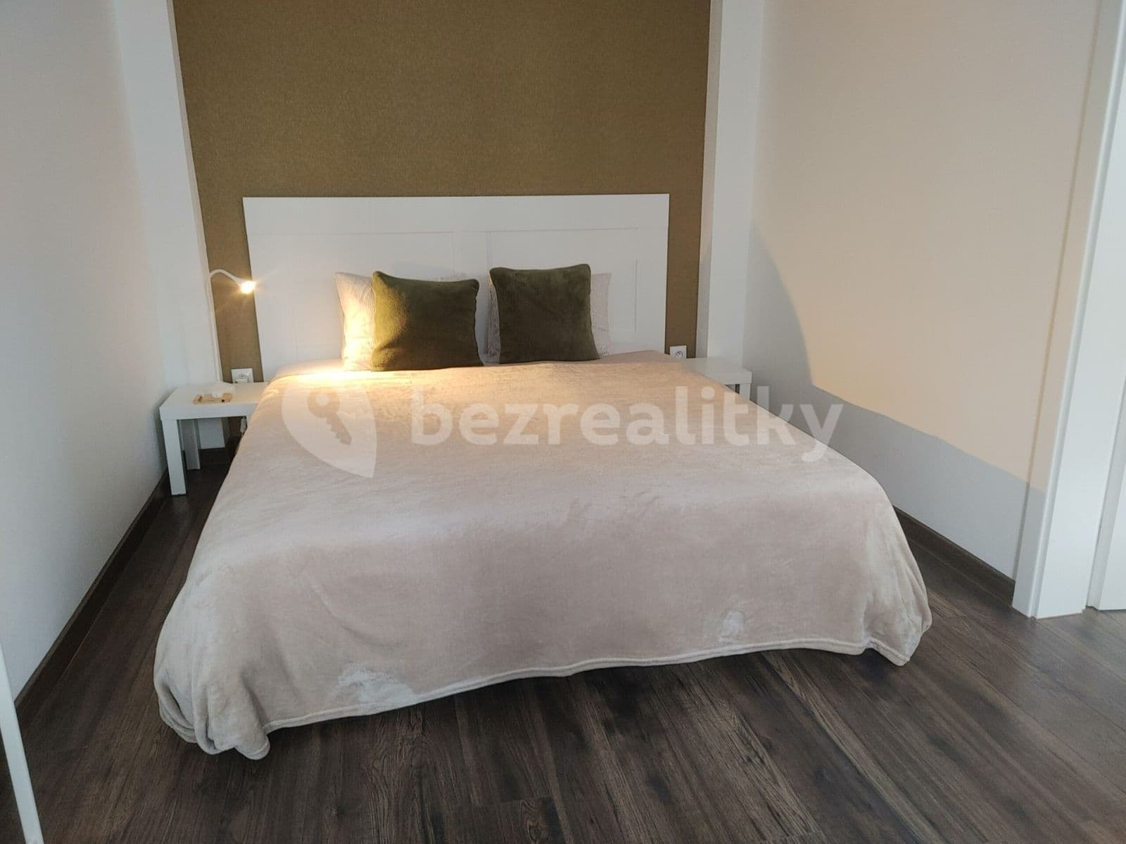 Prenájom bytu 2-izbový 41 m², Svojsíkova, Praha, Praha Prenájom bytu 2-izbový 41 m², Svojsíkova, Praha, Praha