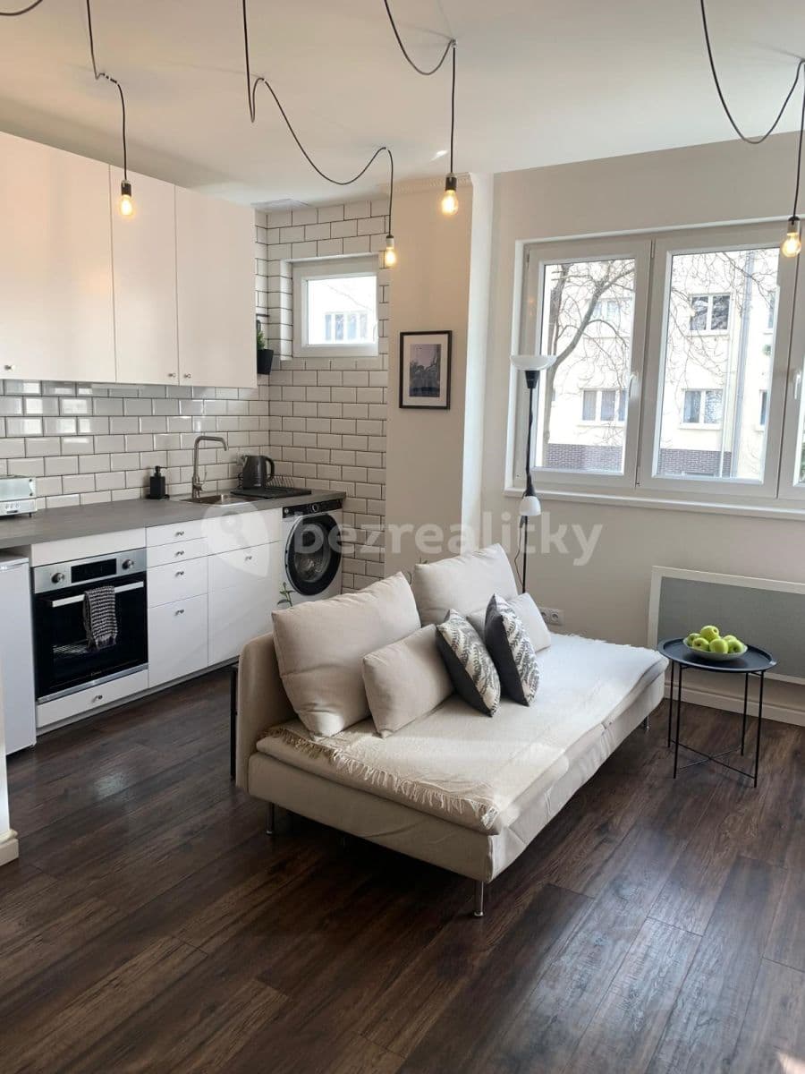 Prenájom bytu 2-izbový 41 m², Svojsíkova, Praha, Praha Prenájom bytu 2-izbový 41 m², Svojsíkova, Praha, Praha