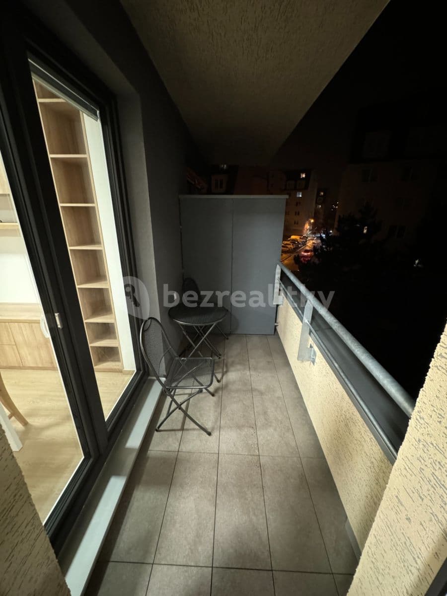 Prenájom bytu 1-izbový 30 m², Šternovská, Praha, Praha Prenájom bytu 1-izbový 30 m², Šternovská, Praha, Praha