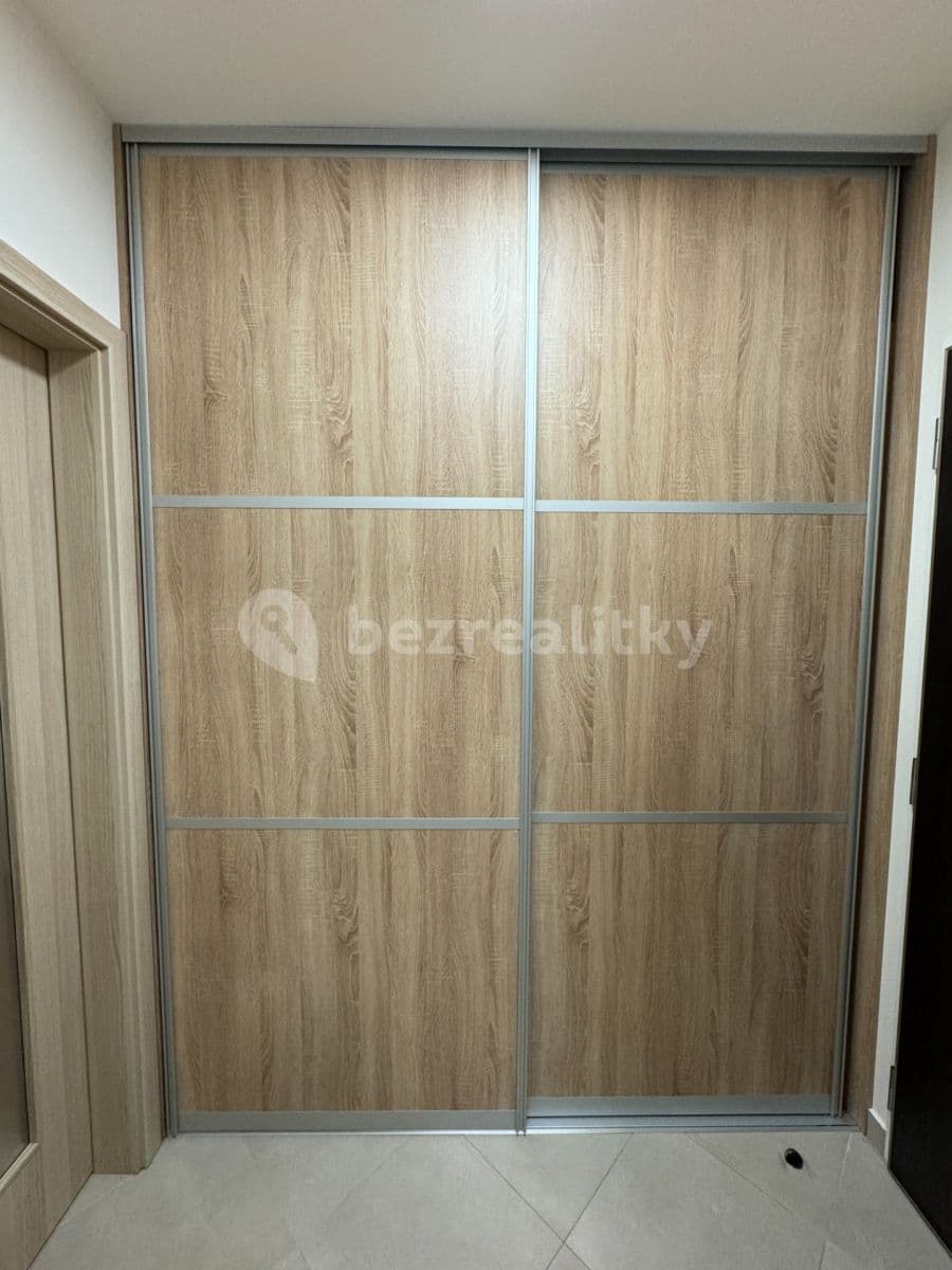 Prenájom bytu 1-izbový 30 m², Šternovská, Praha, Praha Prenájom bytu 1-izbový 30 m², Šternovská, Praha, Praha