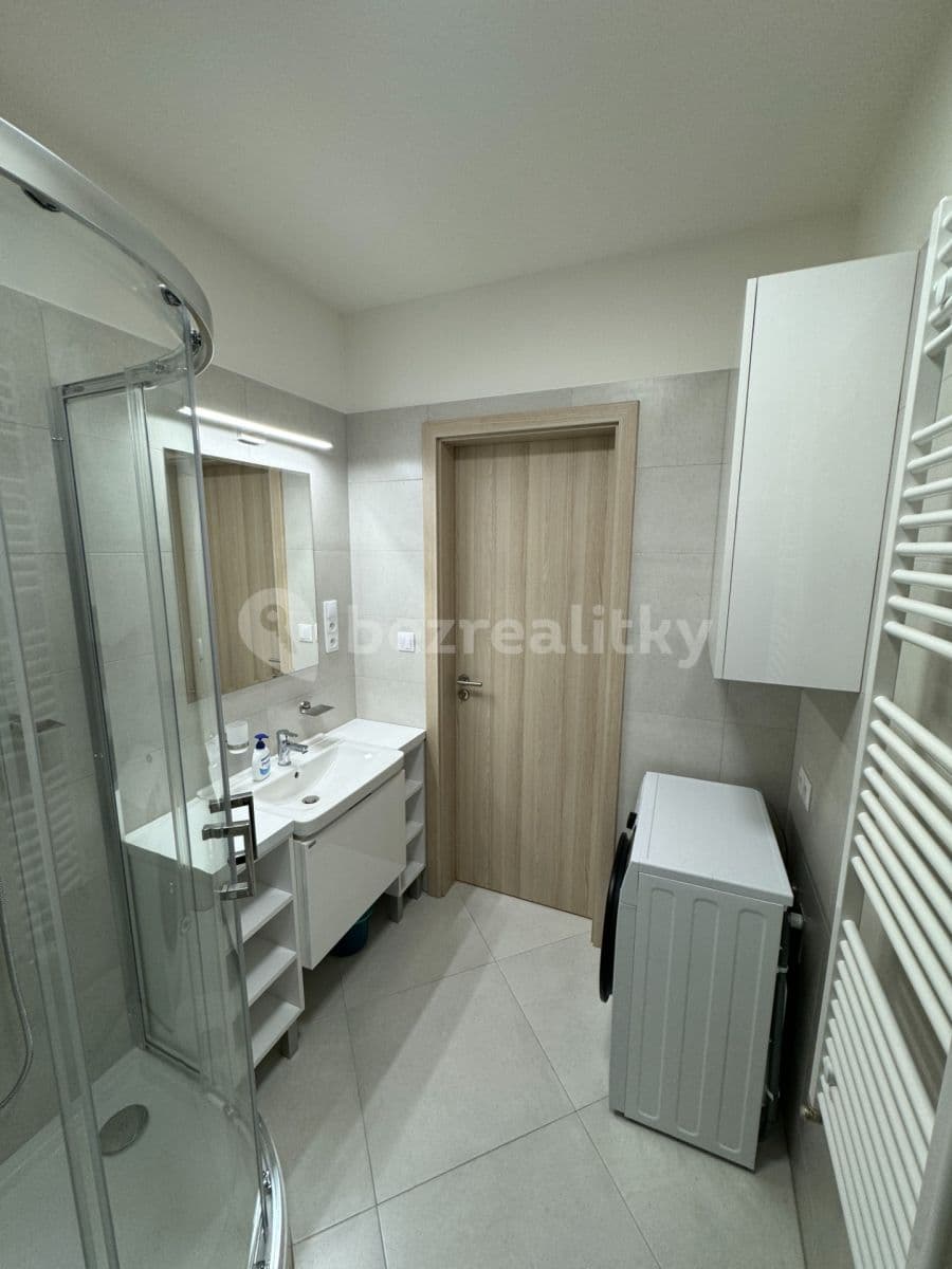 Prenájom bytu 1-izbový 30 m², Šternovská, Praha, Praha Prenájom bytu 1-izbový 30 m², Šternovská, Praha, Praha