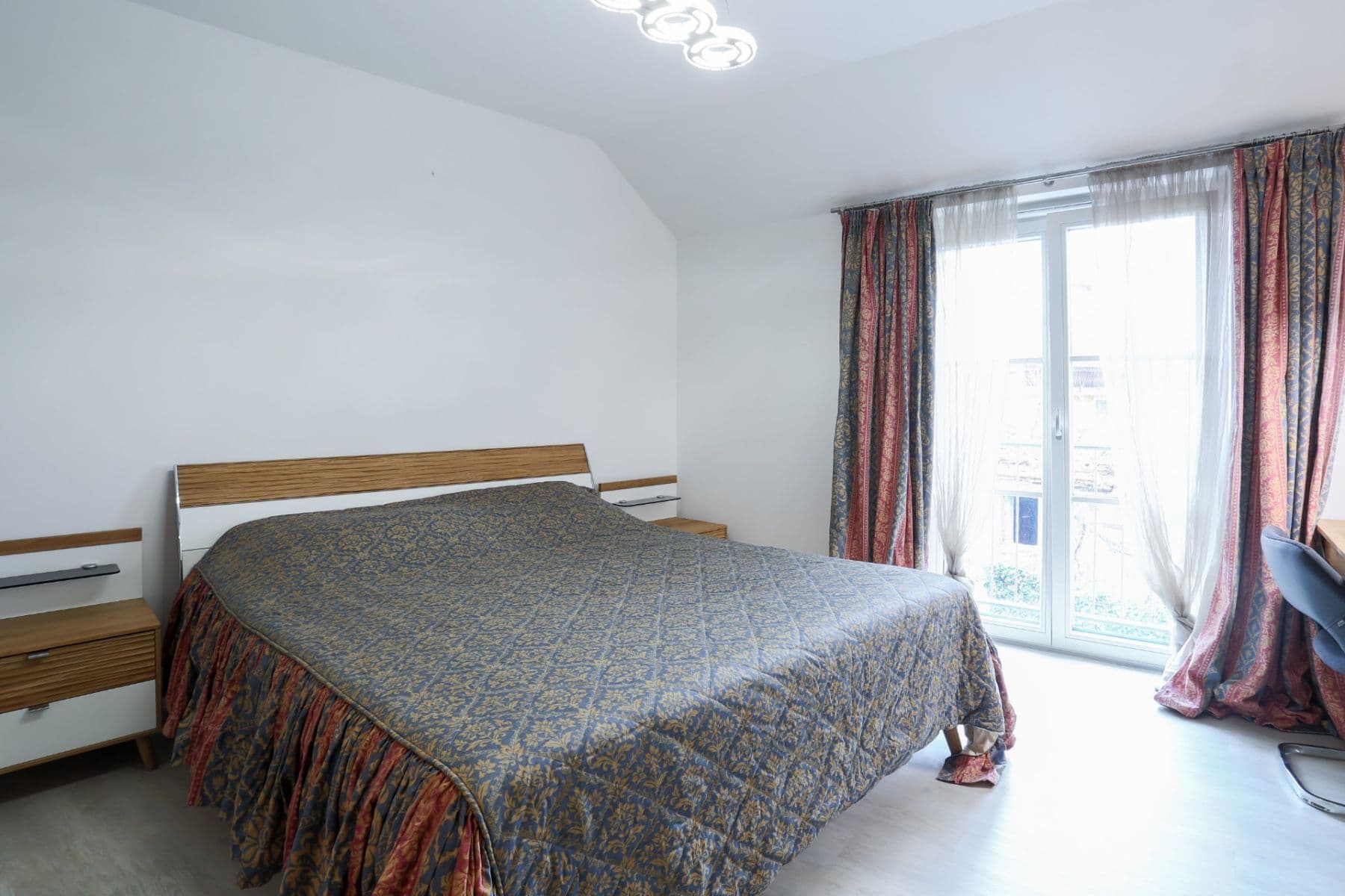 Prenájom bytu 3-izbový 88 m², Hlavní, Průhonice, Středočeský kraj Prenájom bytu 3-izbový 88 m², Hlavní, Průhonice, Středočeský kraj
