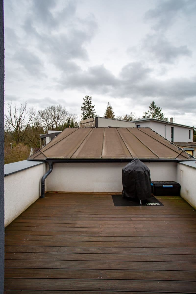 Prenájom bytu 3-izbový 88 m², Hlavní, Průhonice, Středočeský kraj Prenájom bytu 3-izbový 88 m², Hlavní, Průhonice, Středočeský kraj