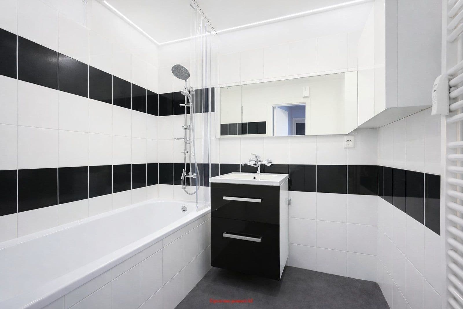 Prenájom bytu 4-izbový 80 m², U Stromovky, Havířov, Moravskoslezský kraj Prenájom bytu 4-izbový 80 m², U Stromovky, Havířov, Moravskoslezský kraj