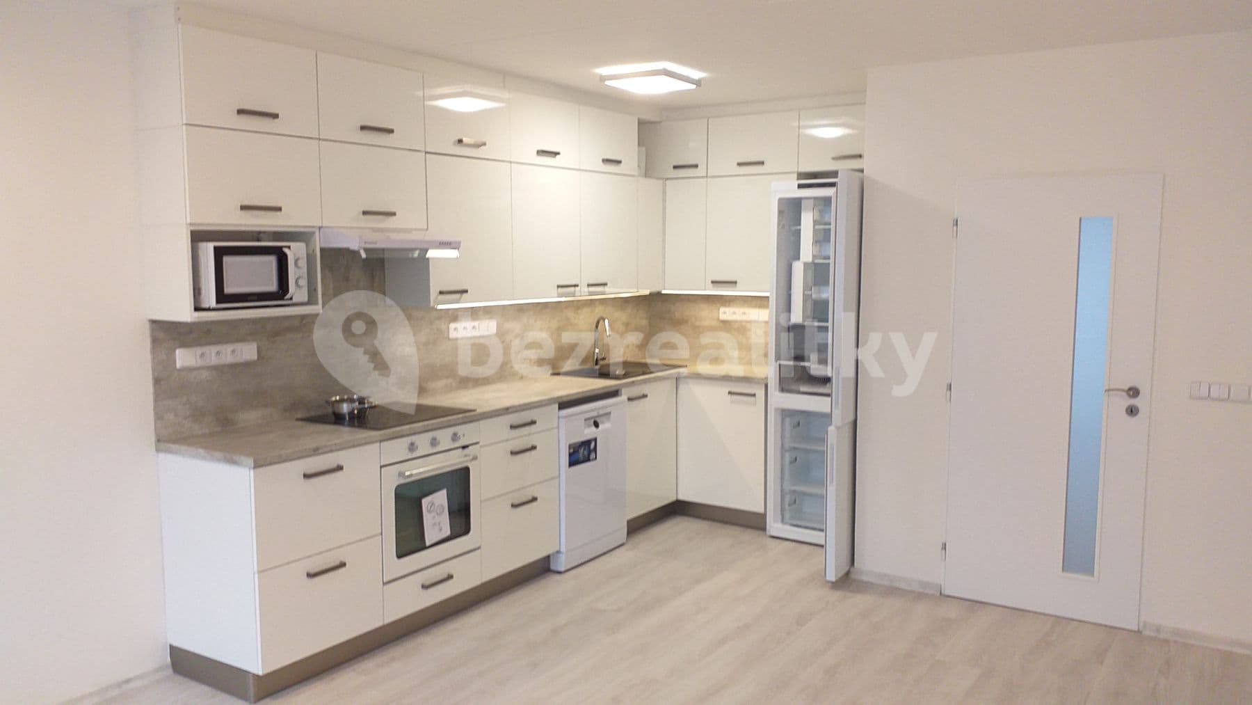 Prenájom bytu 3-izbový 77 m², Generála Janouška, Praha, Praha Prenájom bytu 3-izbový 77 m², Generála Janouška, Praha, Praha